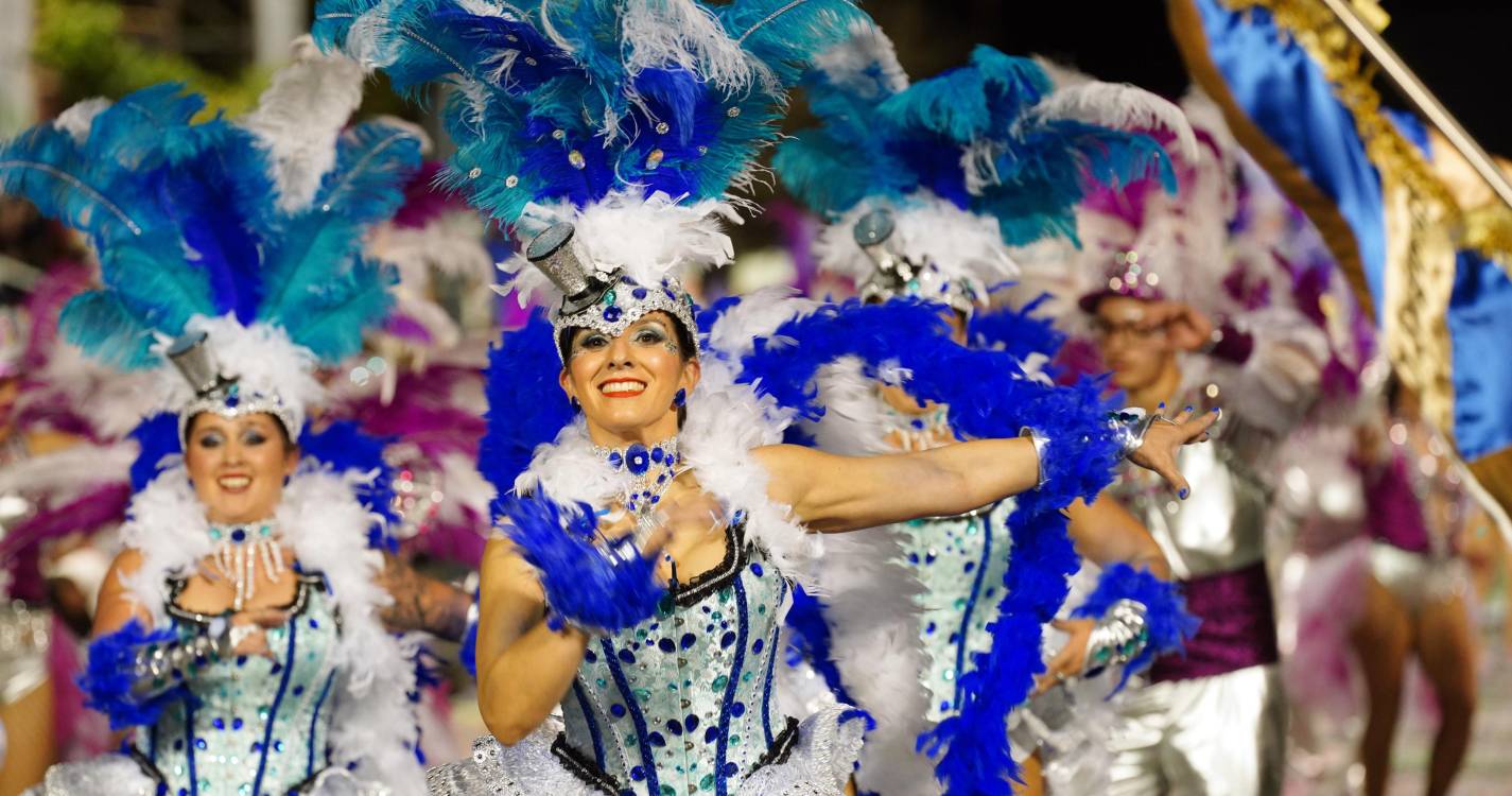 Veja como foi o Carnaval na Avenida cheia de cor e brilho