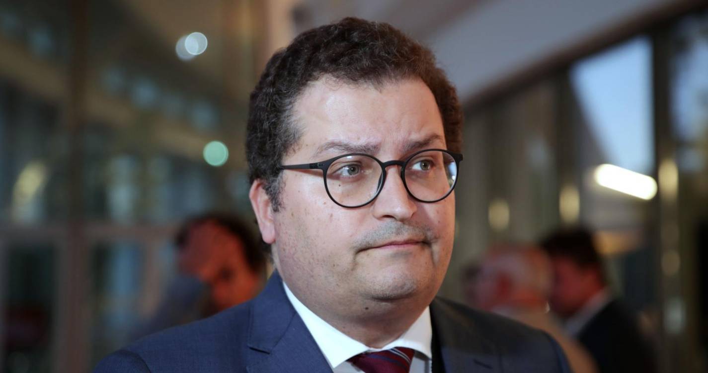 Ministro das Finanças hospitalizado