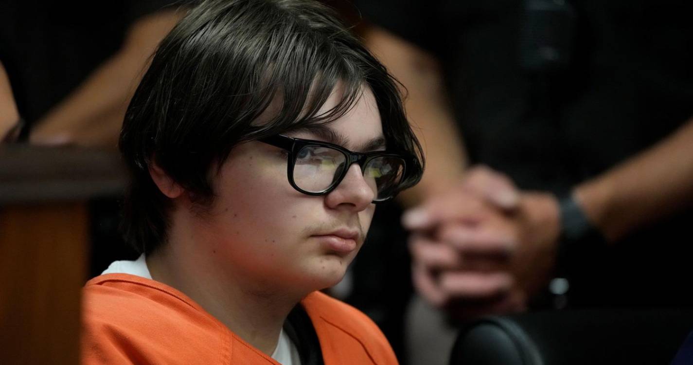 Jovem condenado a prisão perpétua por matar quatro colegas de turma nos EUA