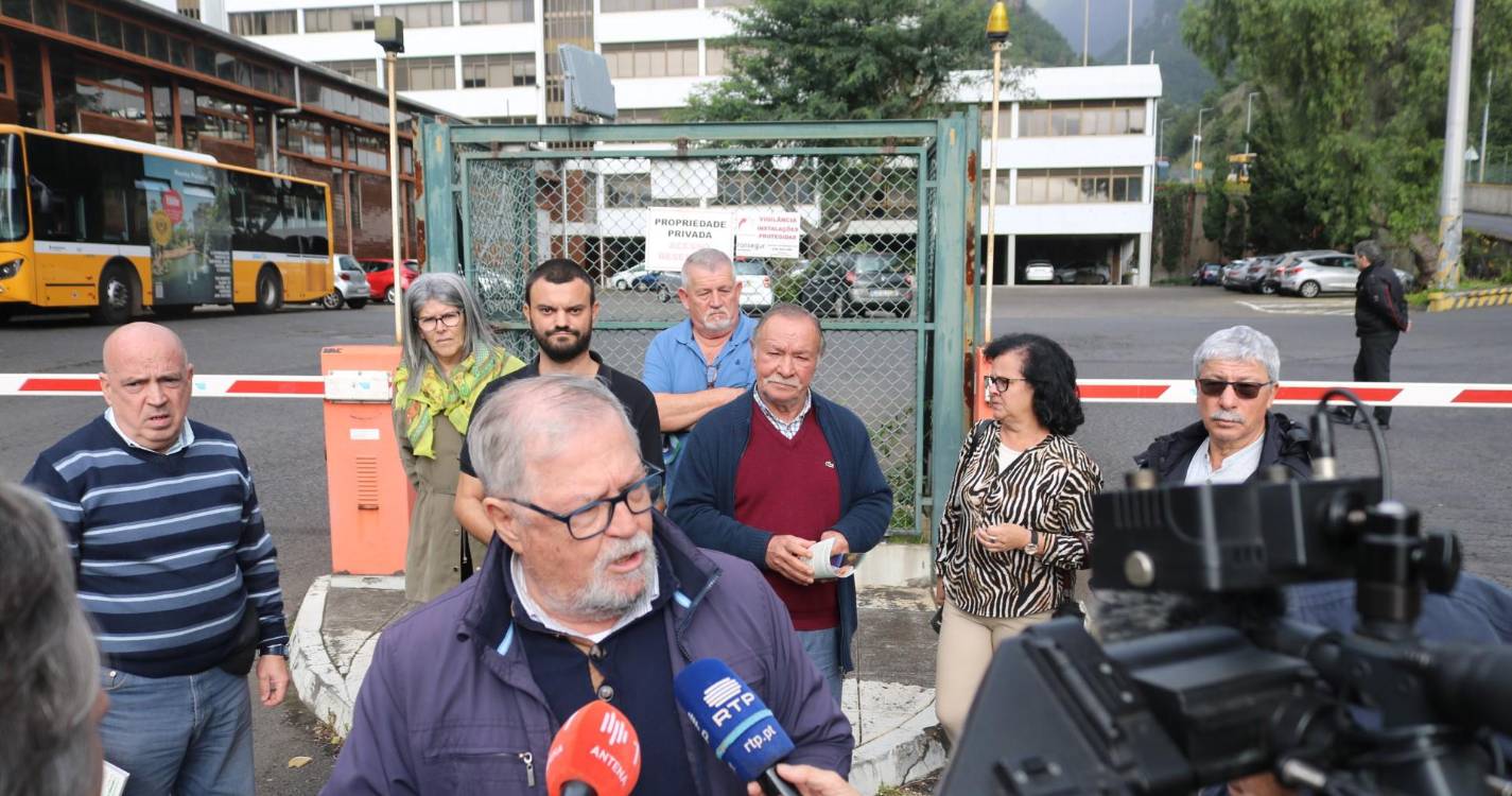 Mandatário de António Filipe critica situação laboral em ação política no Funchal