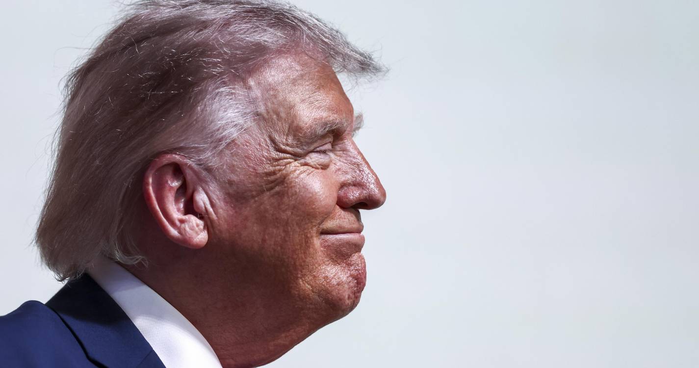 Sondagem: Taxa de aprovação de Trump no nível mais baixo do segundo mandato