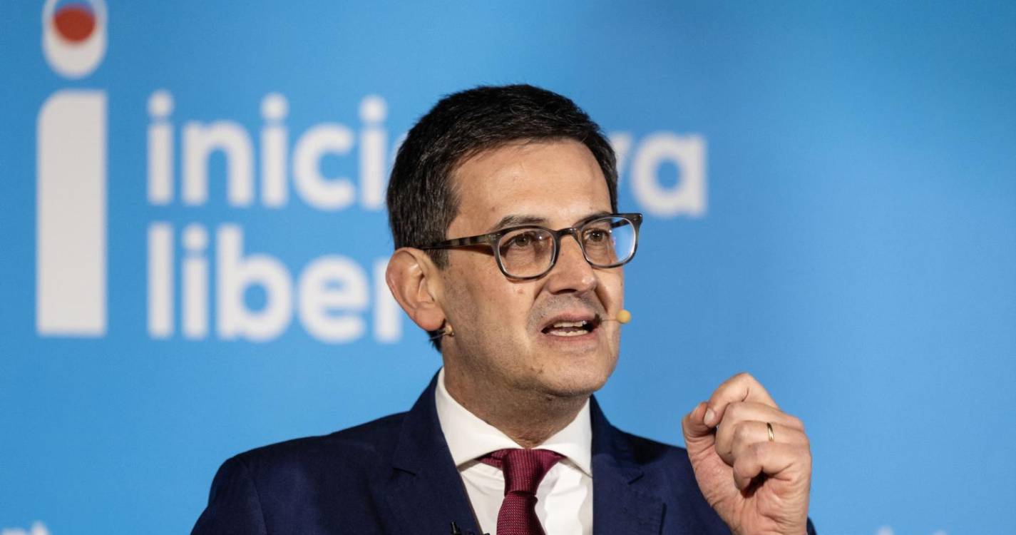 OE2025: IL defende menos funcionários públicos e declara “guerra ao IRC”