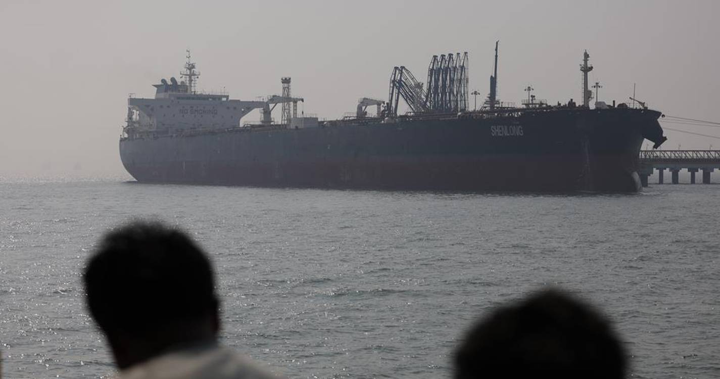 Irão: Governo americano anuncia fim da suspensão às sanções sobre petróleo iraniano