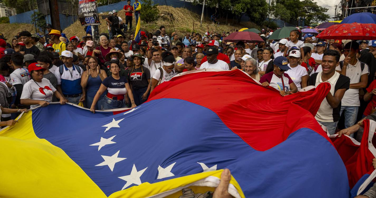 Venezuela anuncia ter destruído dois acampamentos de narcoterroristas colombianos