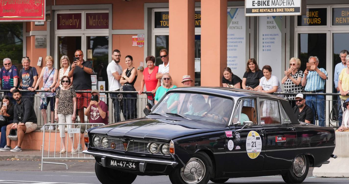 Percorra a galeria que mostra como foi o desfile em ‘grande estilo’ de clássicos