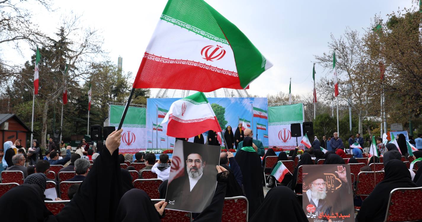 Irão: Teerão rejeita cessar-fogo temporário e exige fim permanente da guerra