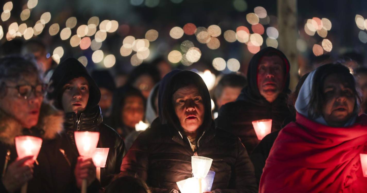 Milhares participam na procissão das velas do 13 de Maio em Fátima