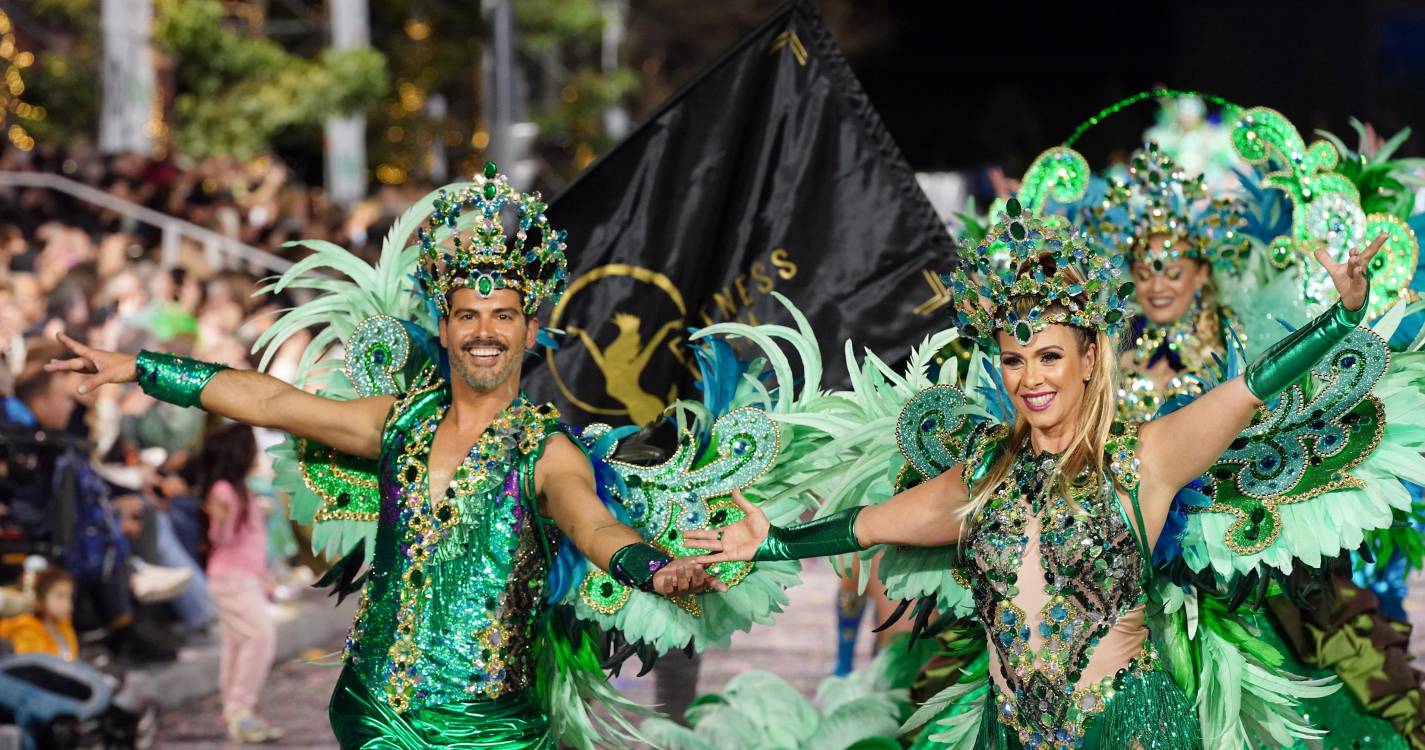Veja como foi o Carnaval na Avenida cheia de cor e brilho