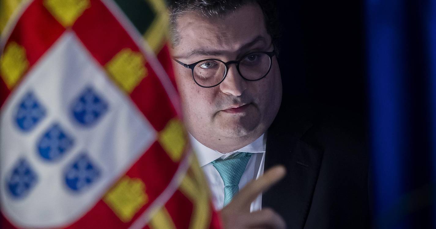 Governo/Crise: Ministro admite que continuação da reforma da Administração Pública fica para executivo seguinte