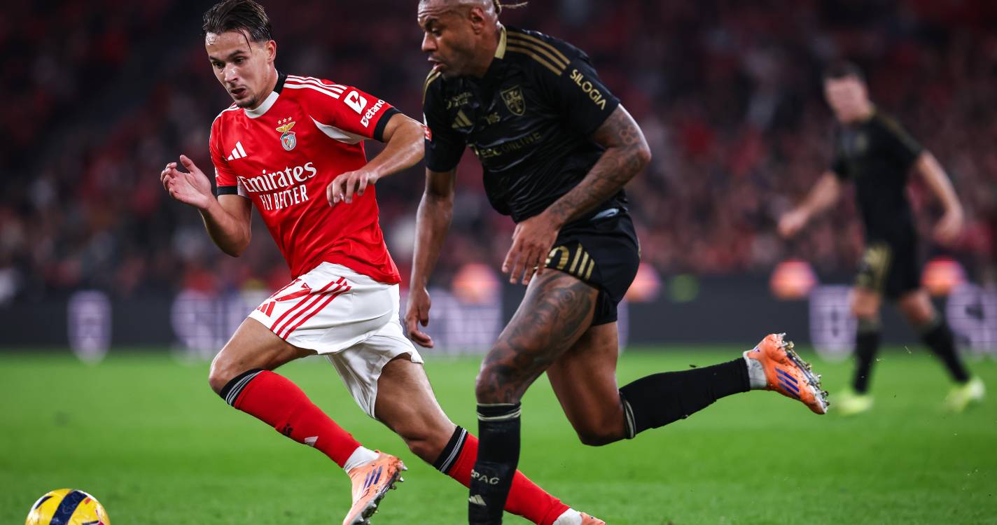 Benfica entrega empate ao cair do pano