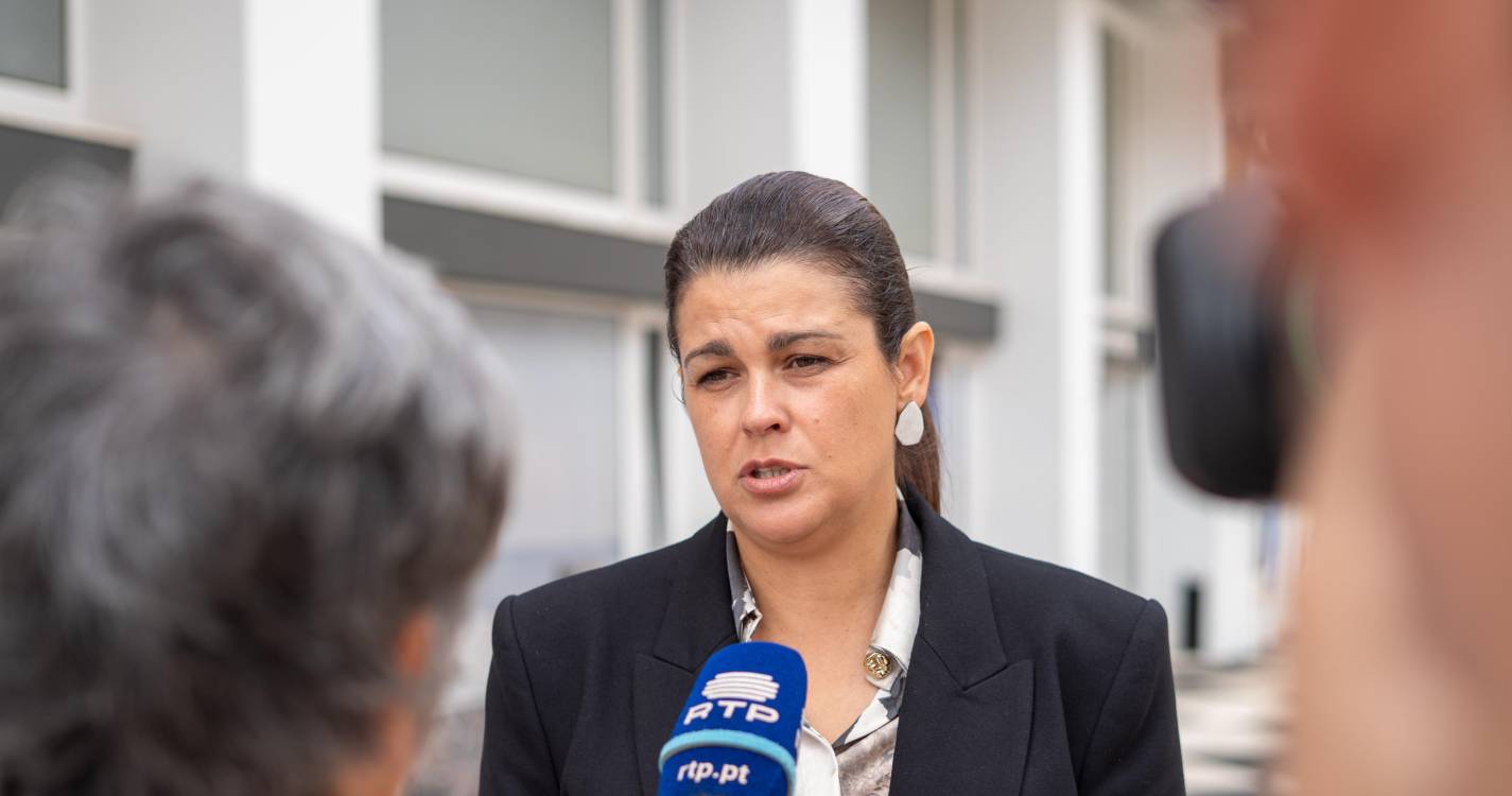 Élia defende plano integrado para a política de habitação em Santa Cruz