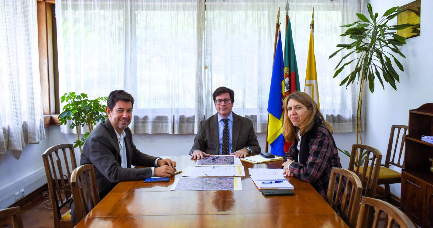 Imaculado reúne-se com Horários para articulação de transporte no sítio das Lajes