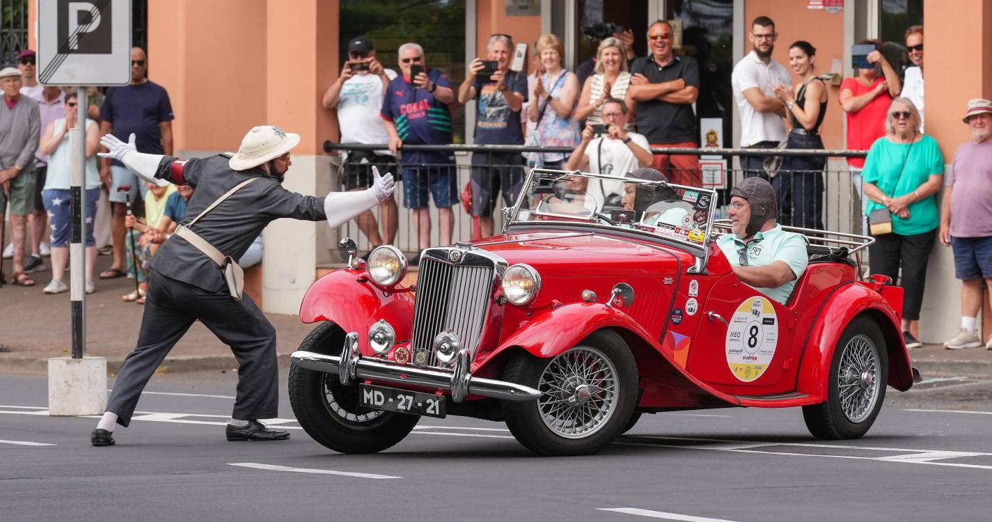 Percorra a galeria que mostra como foi o desfile em ‘grande estilo’ de clássicos