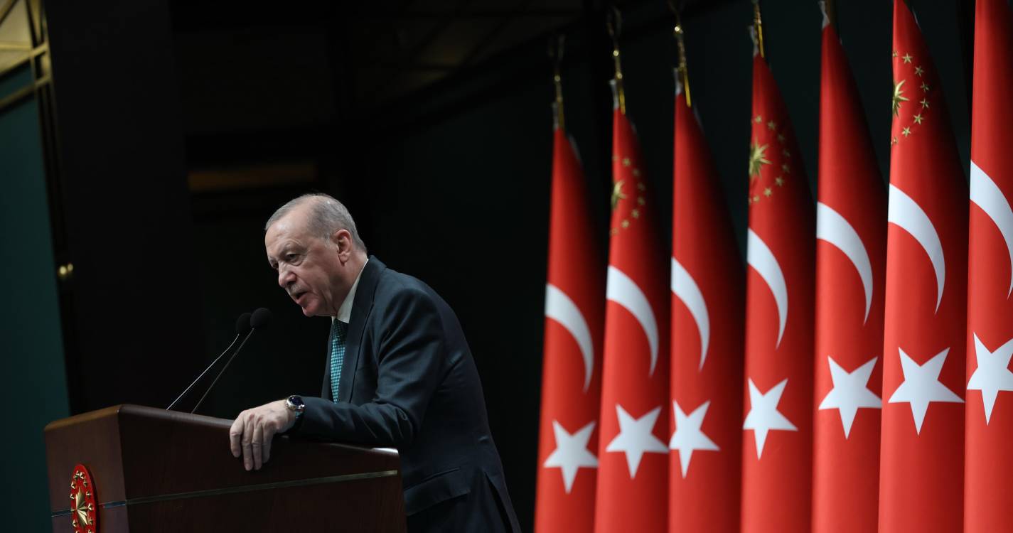 Médio Oriente: Erdogan acusa Israel de “minar todos os esforços” de paz