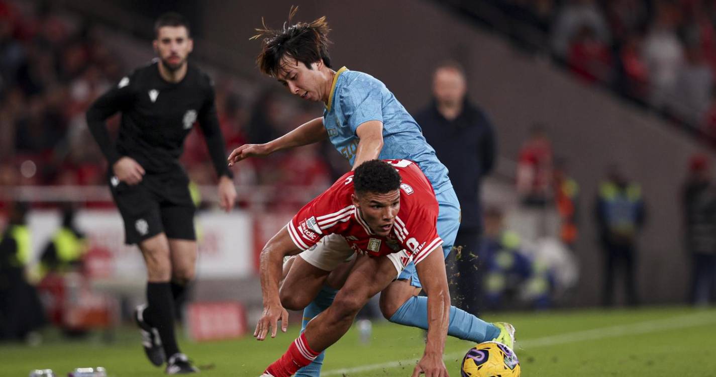Benfica vence Gil Vicente e isola-se provisoriamente na liderança da I Liga