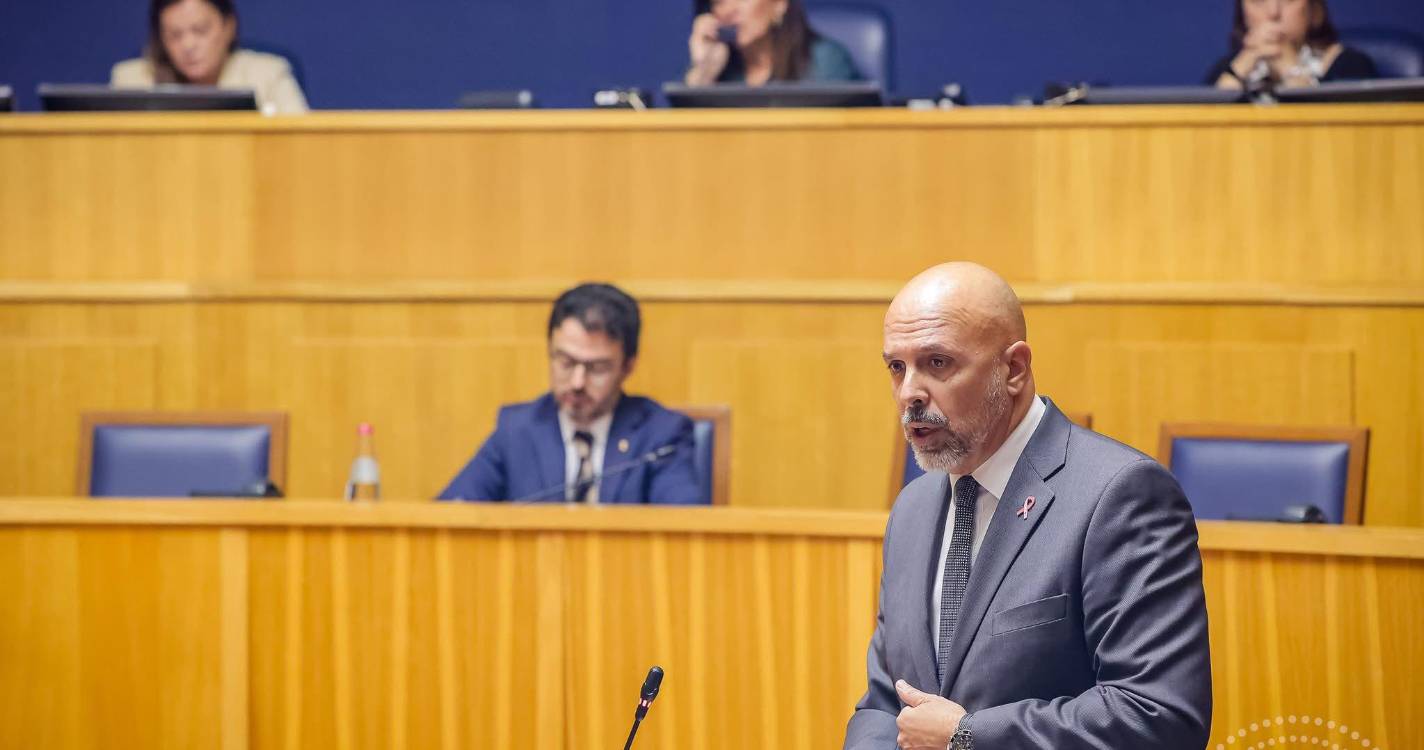 “Chega é o megafone do PSD”, atira Cafôfo a dizer que PSD “falhou” na construção do edifício politécnico da UMa