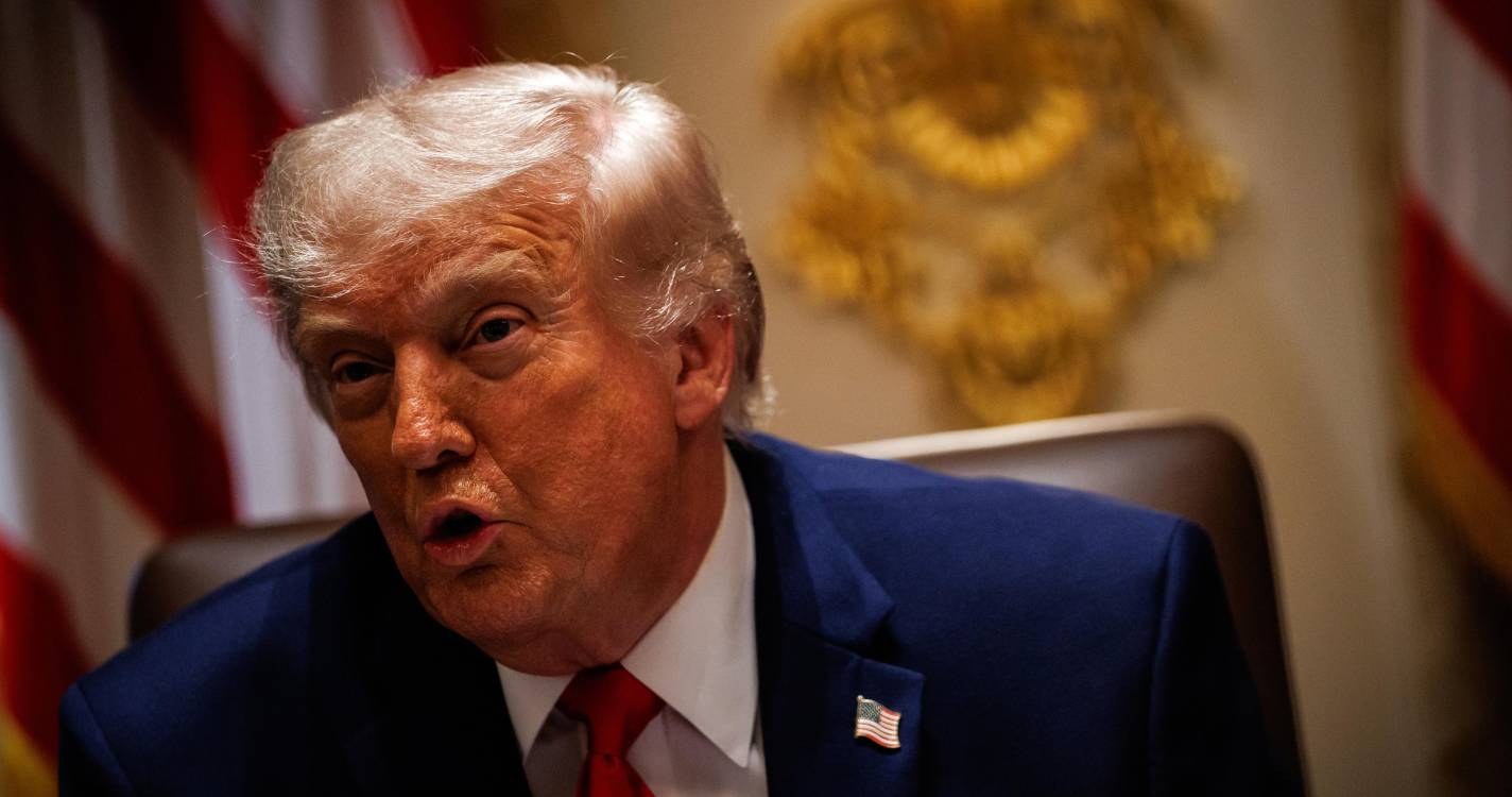 Irão: Trump ameaça ‘pulverizar’ aliado Omã em aparente confusão
