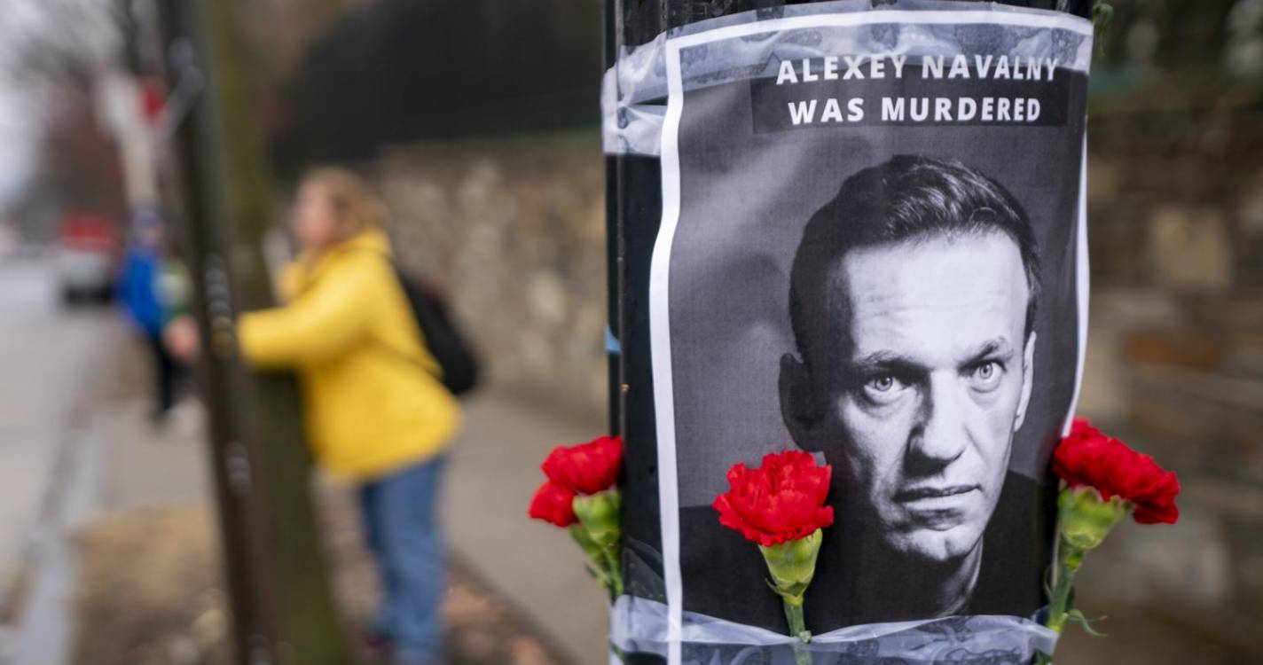 Navalny: Funeral de opositor previsto para hoje após incidentes com entrega do corpo