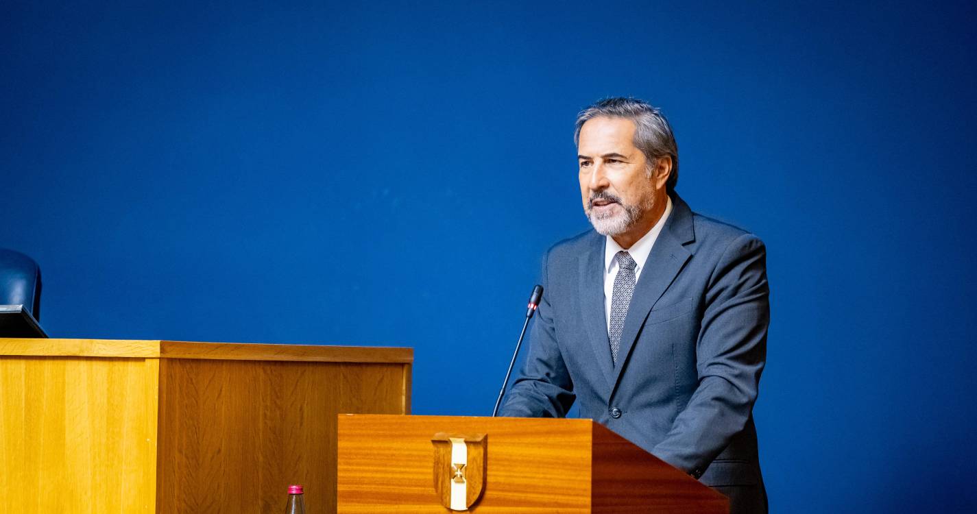 “Está, ou não, o seu partido capaz de garantir que a mobilidade aérea se fará durante todo o ano ao Porto Santo?”