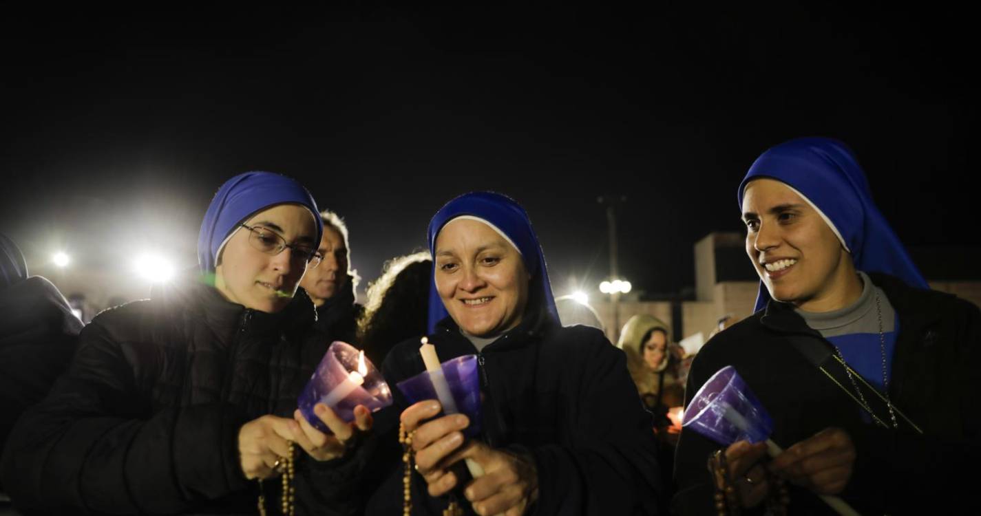 Milhares participam na procissão das velas do 13 de Maio em Fátima