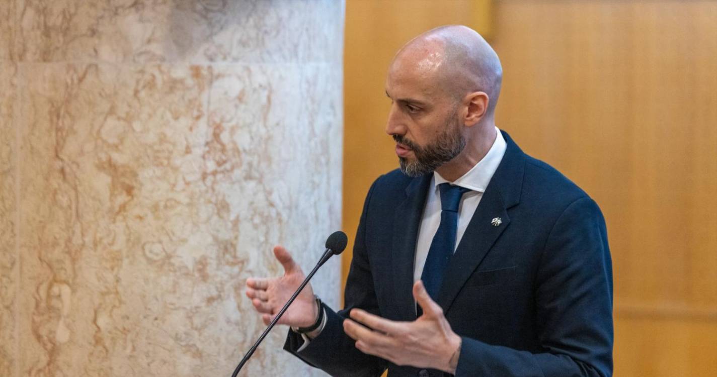 Chega critica subsídio-dependência e exige respeito por quem trabalha