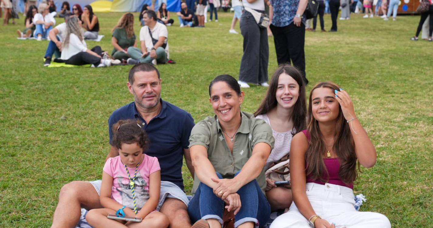 Parque de Santa Catarina começa a encher para primeiro dia de MEO Sons do Mar (com fotos)