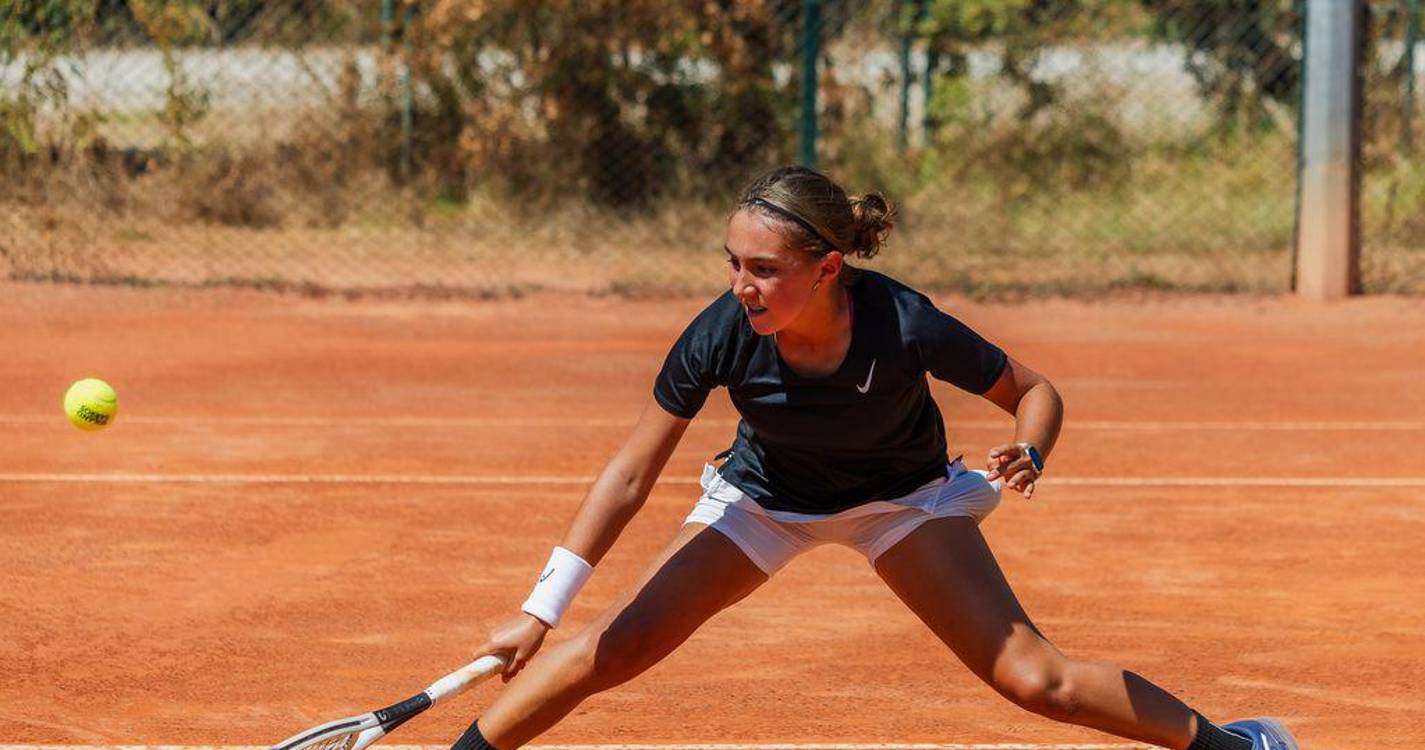 Francisca Marote na final de pares do Beloura Junior Open
