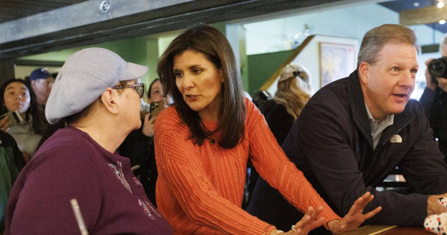 Haley diz que “América não faz coroações” enquanto tenta travar Trump em New Hampshire