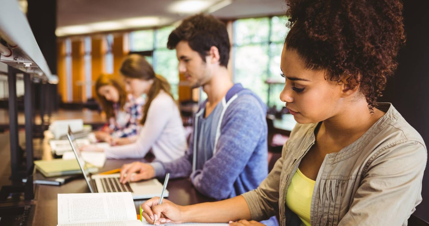 Escolas profissionais iniciam celebração dos 35 anos na Madeira