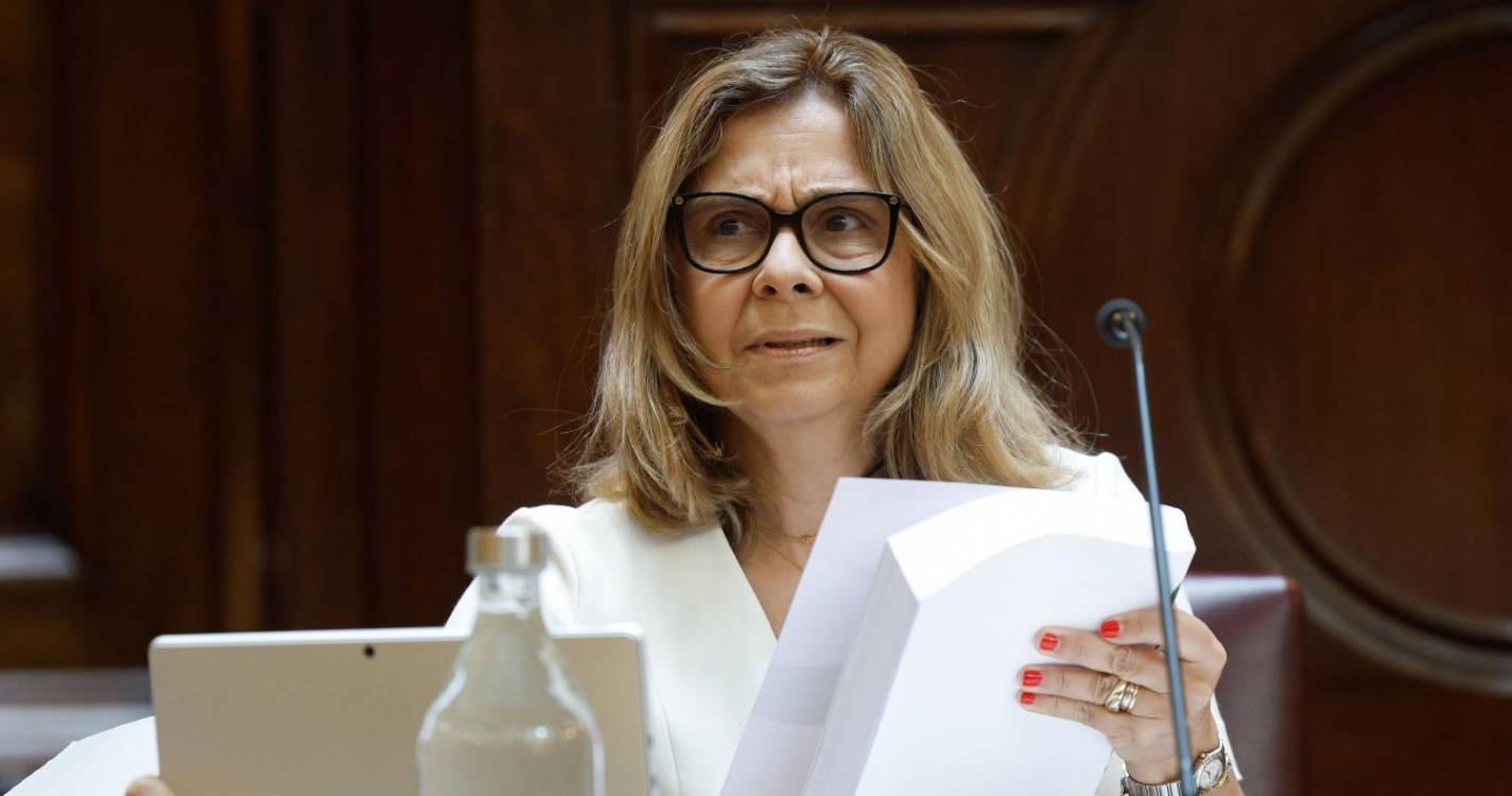 Ministra da Saúde permanece internada, motorista e assessora já tiveram alta