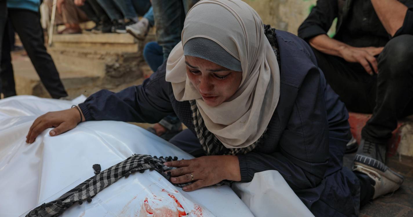 Ataques israelitas em Gaza fizeram 100 mortos