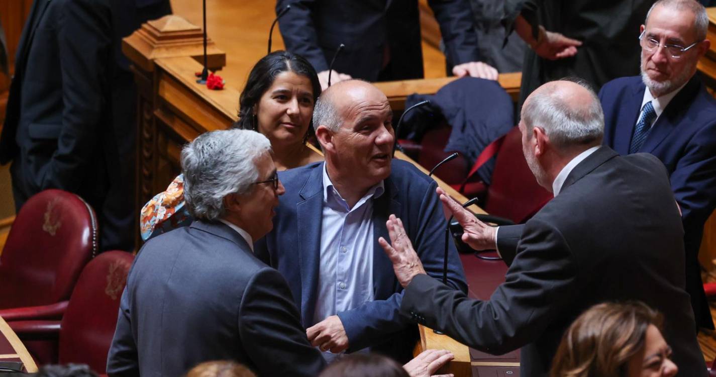 Primeira sessão da XVI legislatura durou cerca de 10 minutos e foi presidida por António Filipe