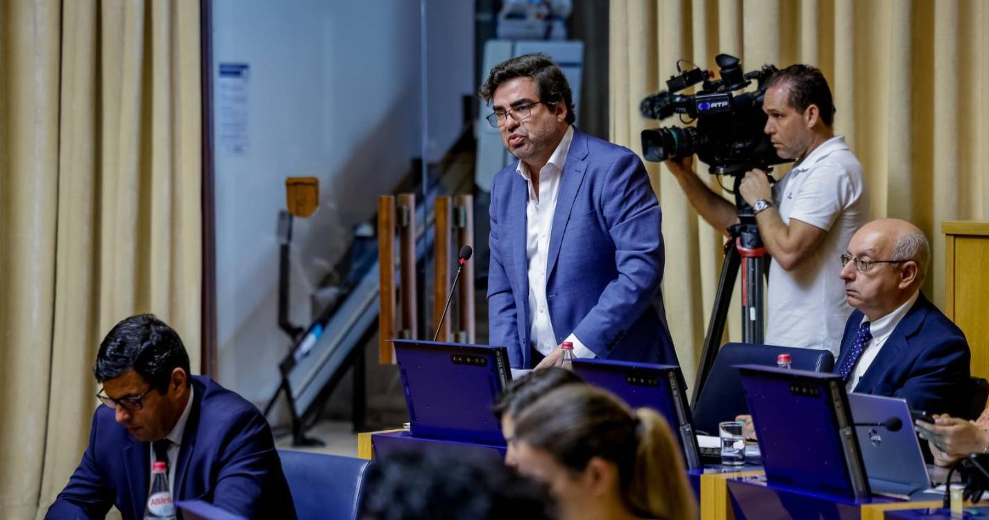 “Também não há razão para todo este festim”, diz Gonçalo Camelo ao PSD