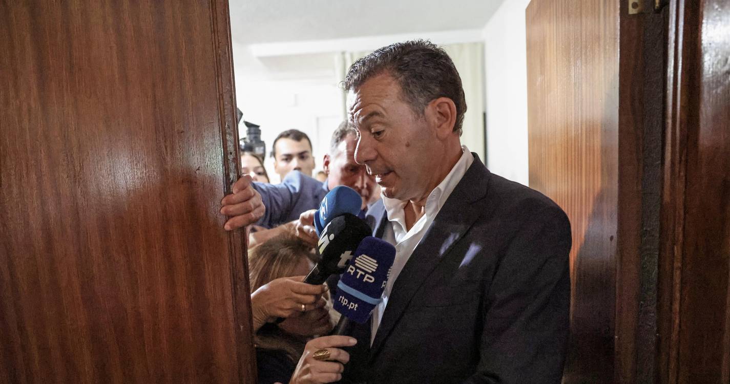 PM diz que se só opôs à divulgação de dados sobre 6 imóveis urbanos da sua residência e família