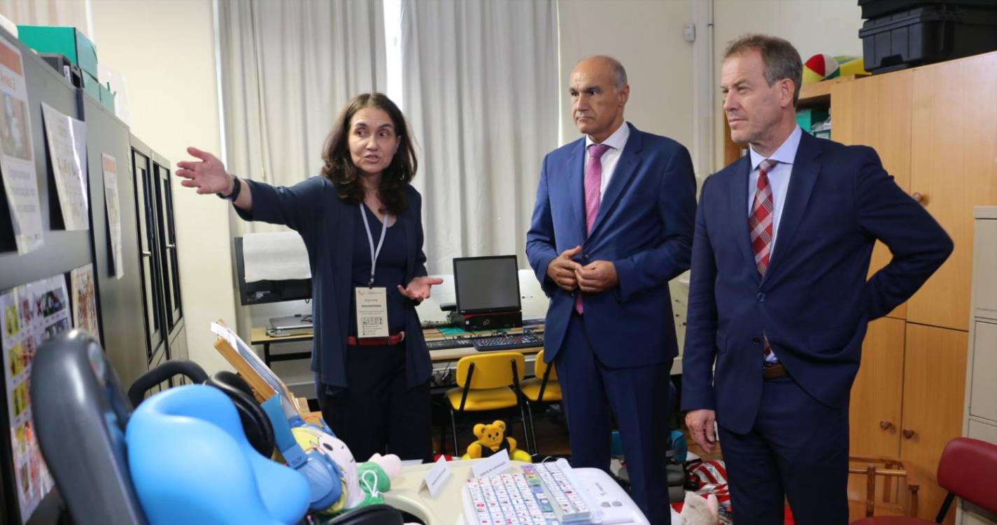 Tecnologias de apoio para alunos com diversidade funcional permitem aprendizagem “mais facilitada e adequada às circunstâncias” cada um