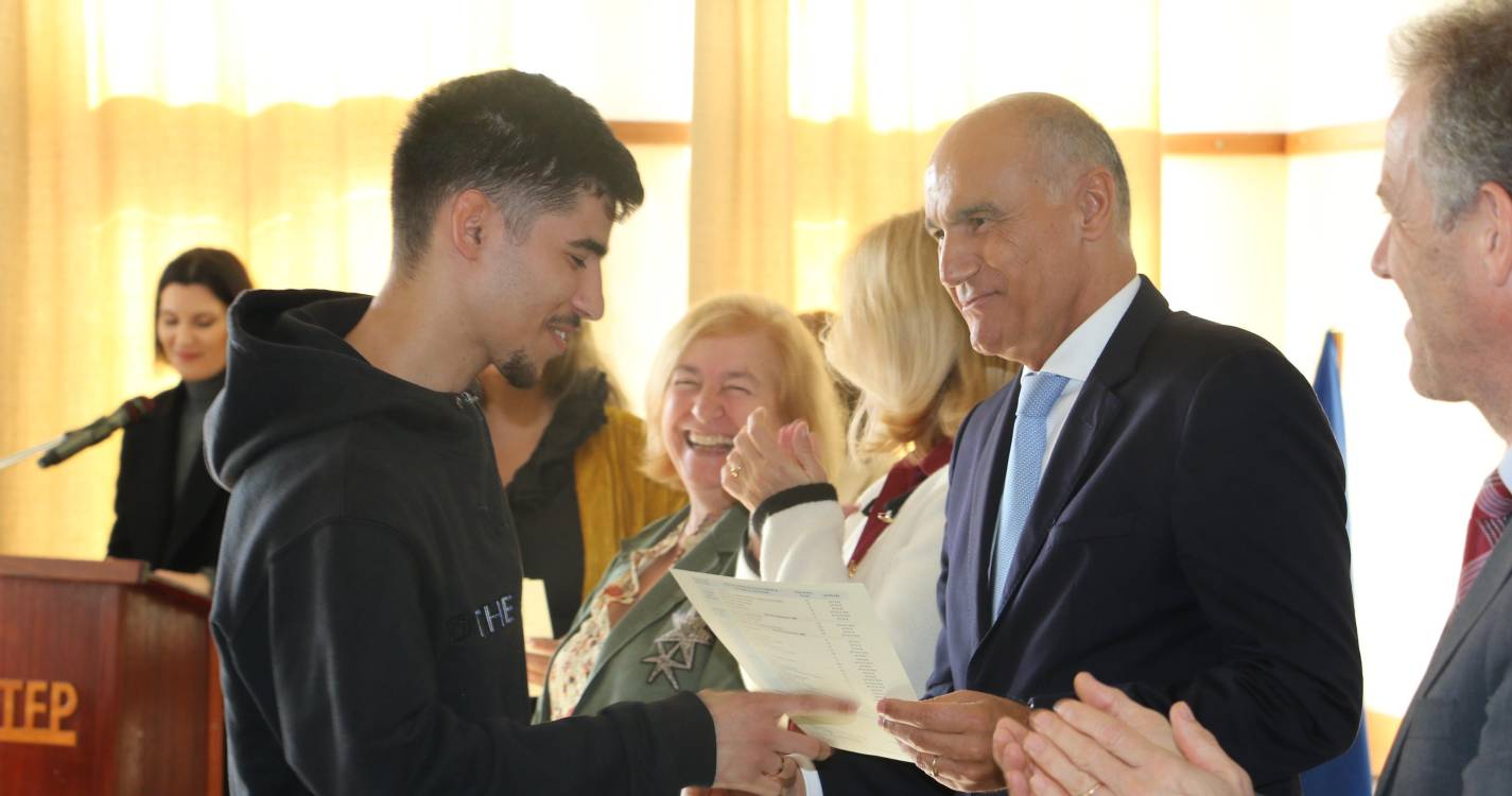 20 formandos receberam certificados pela conclusão dos cursos