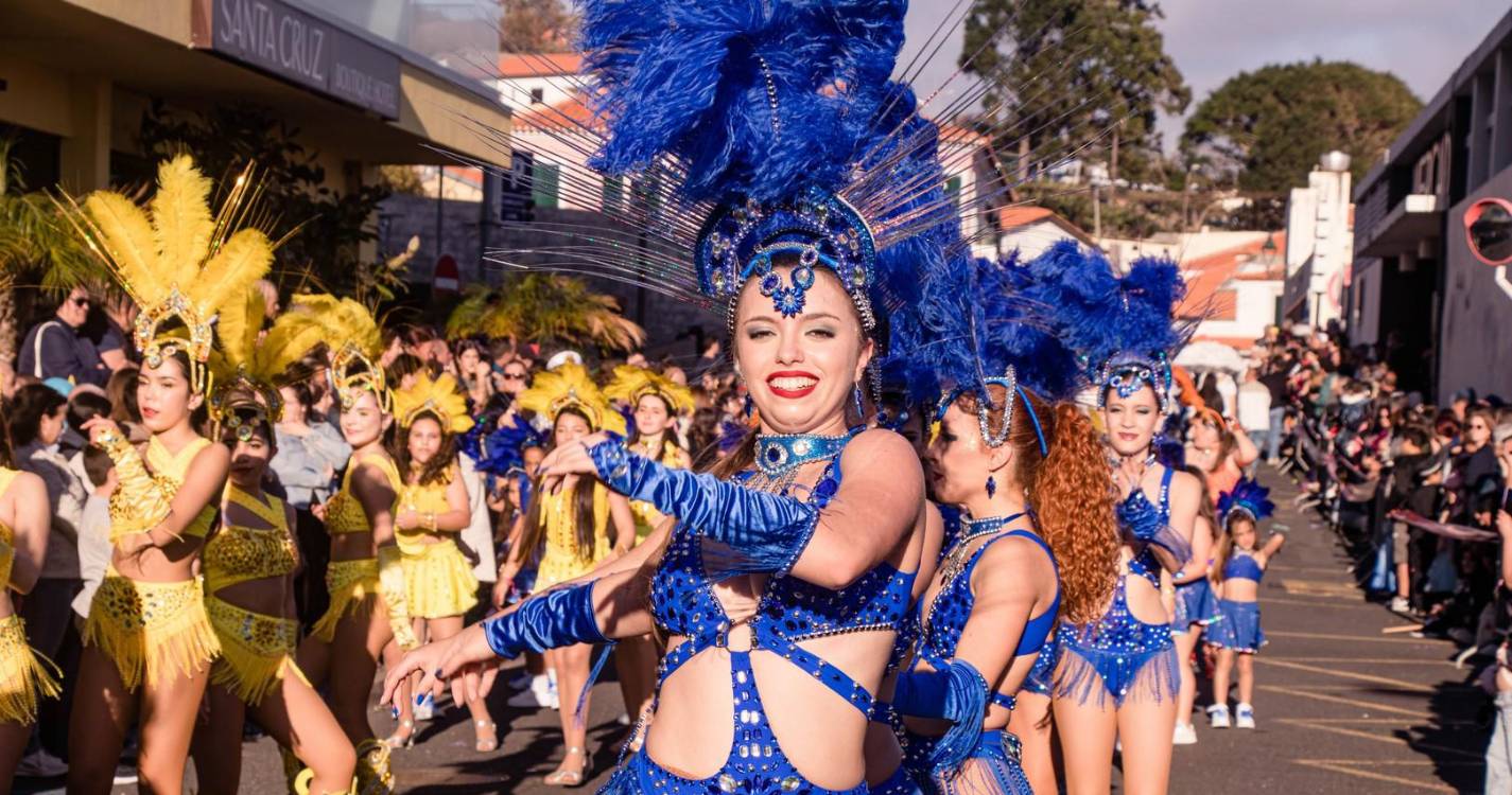 Santa Cruz entre a sátira e o samba