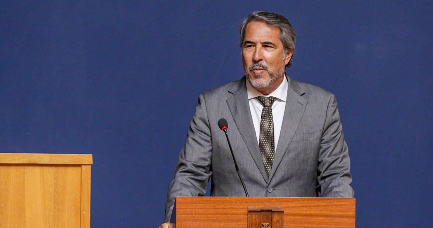 “Esta Assembleia não existe para aplaudir o Governo”, exalta Miguel Castro