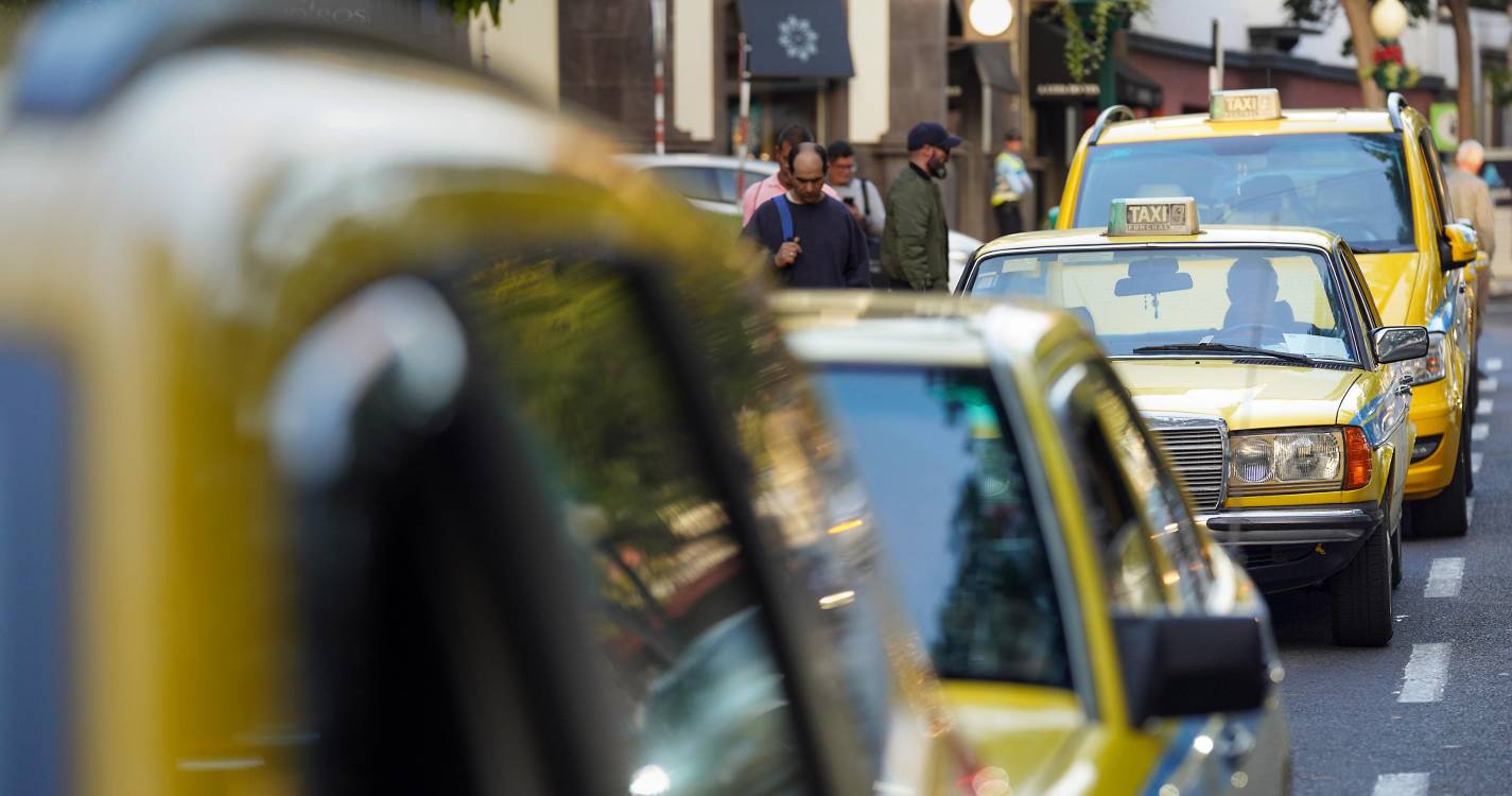 TáxisRAM diz que persistem problemas que colocam em causa “a concorrência leal” no Porto do Funchal