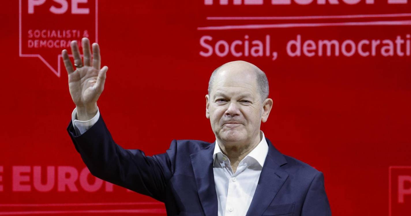 Ucrânia: “Ninguém quer uma guerra entre NATO e Rússia” e UE não enviará tropas, avisa Scholz