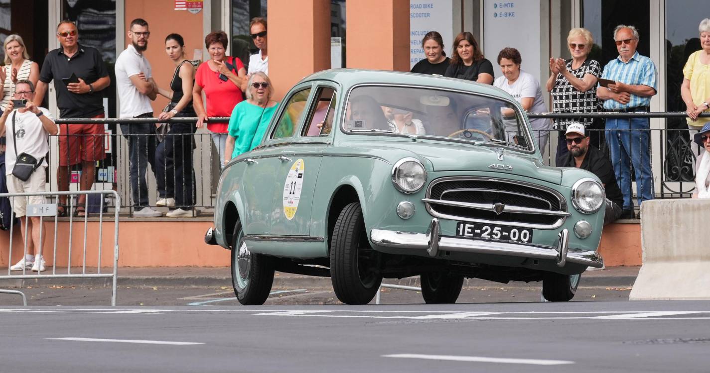 Percorra a galeria que mostra como foi o desfile em ‘grande estilo’ de clássicos
