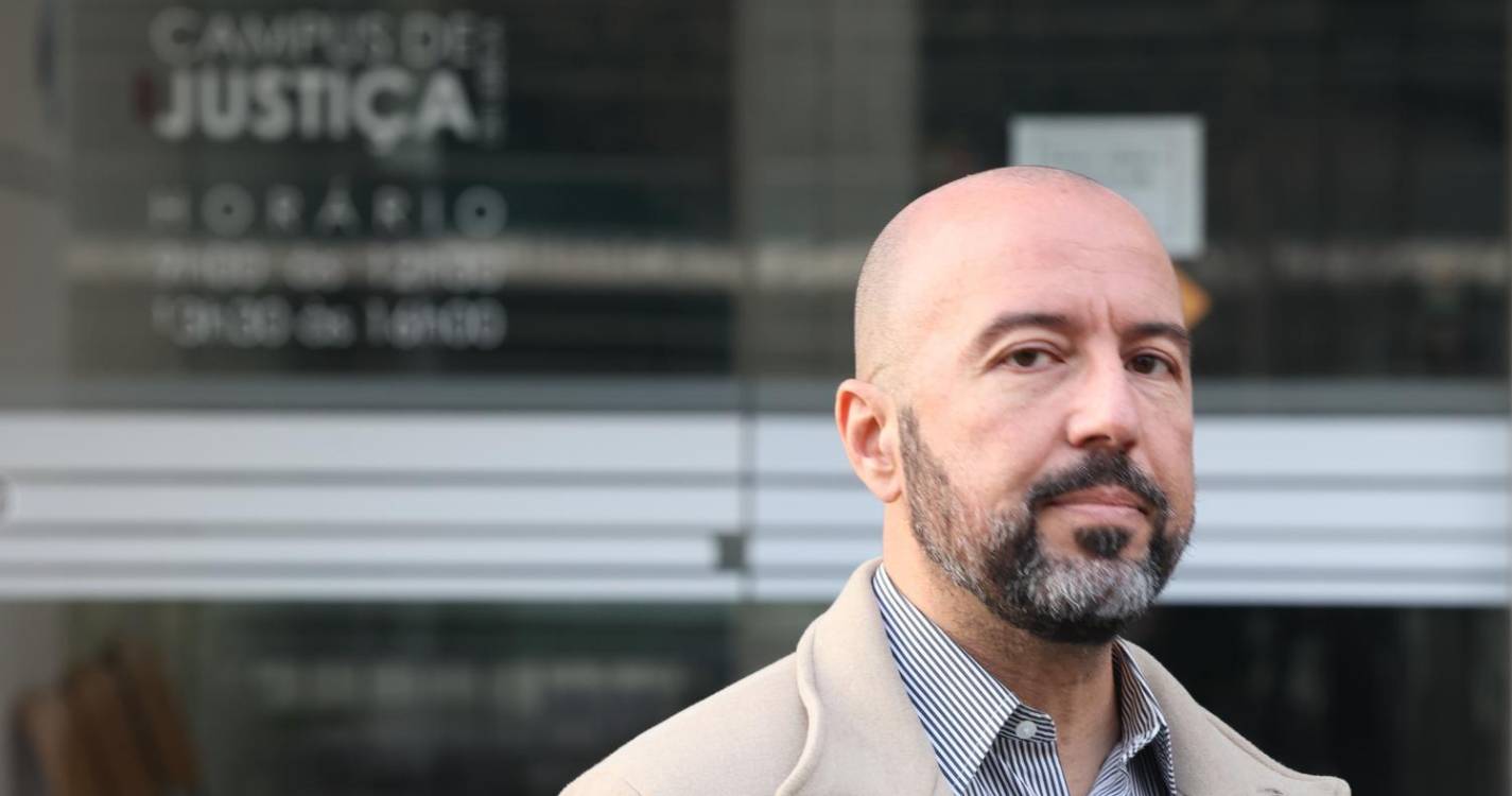 Mário Machado em silêncio no julgamento por apelo à violação de mulheres de esquerda