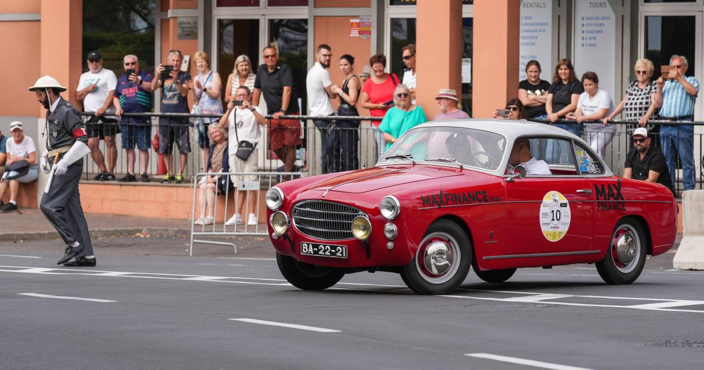 Percorra a galeria que mostra como foi o desfile em ‘grande estilo’ de clássicos