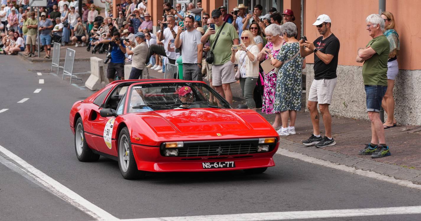 Percorra a galeria que mostra como foi o desfile em ‘grande estilo’ de clássicos