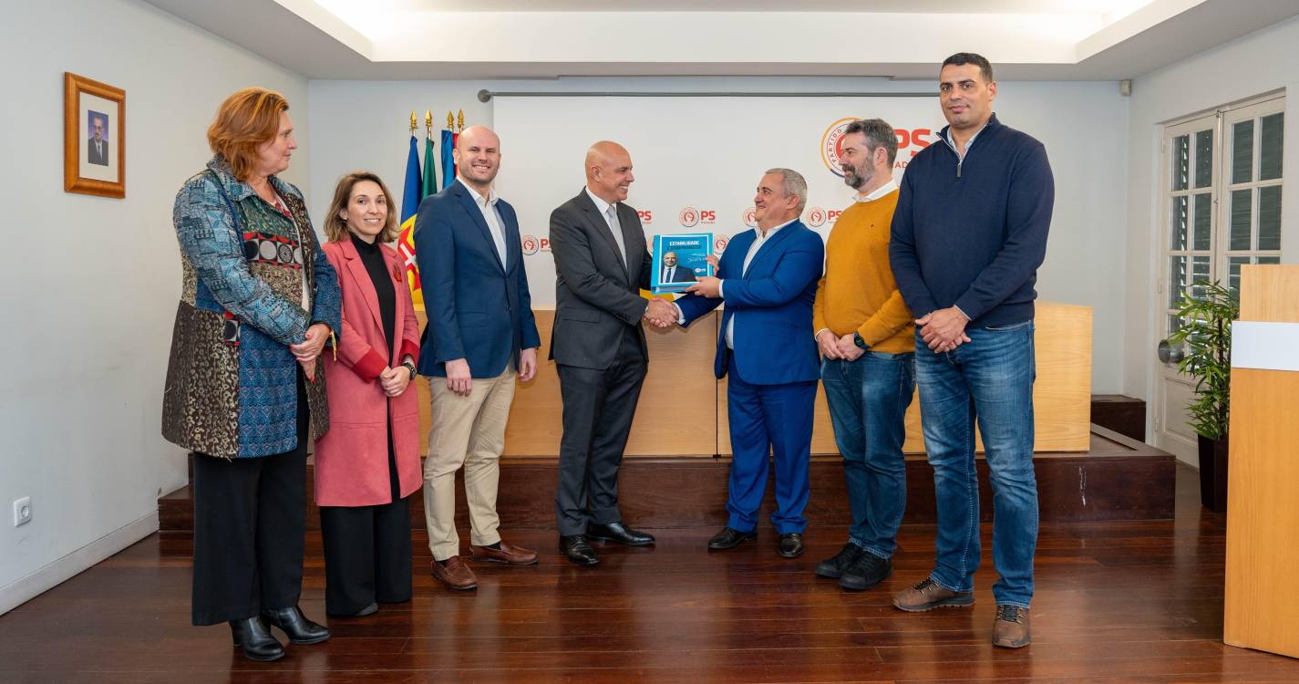 Cafôfo entrega recandidatura à liderança do PS e promete estabilidade