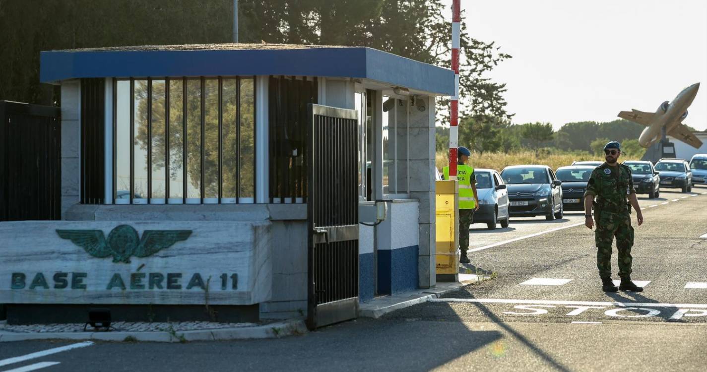 Piloto que morreu em Beja tentou abrir paraquedas após colisão - investigação