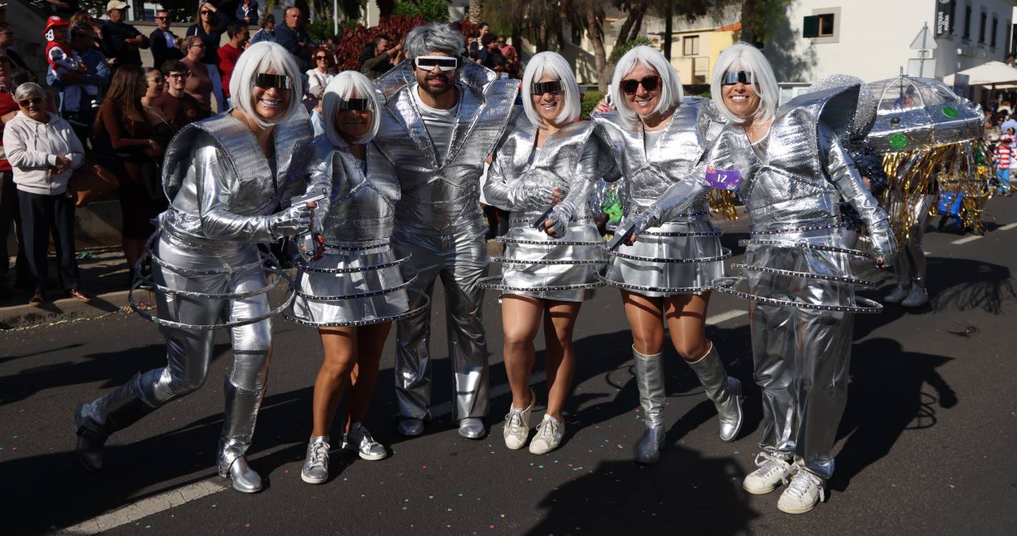 Cortejo Trapalhão enche Porto Santo de brilho e animação (com fotos)