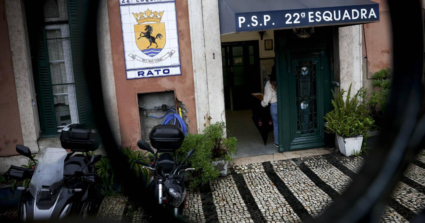 Dois chefes da PSP e 13 agentes entre os 15 detidos no caso da esquadra do Rato