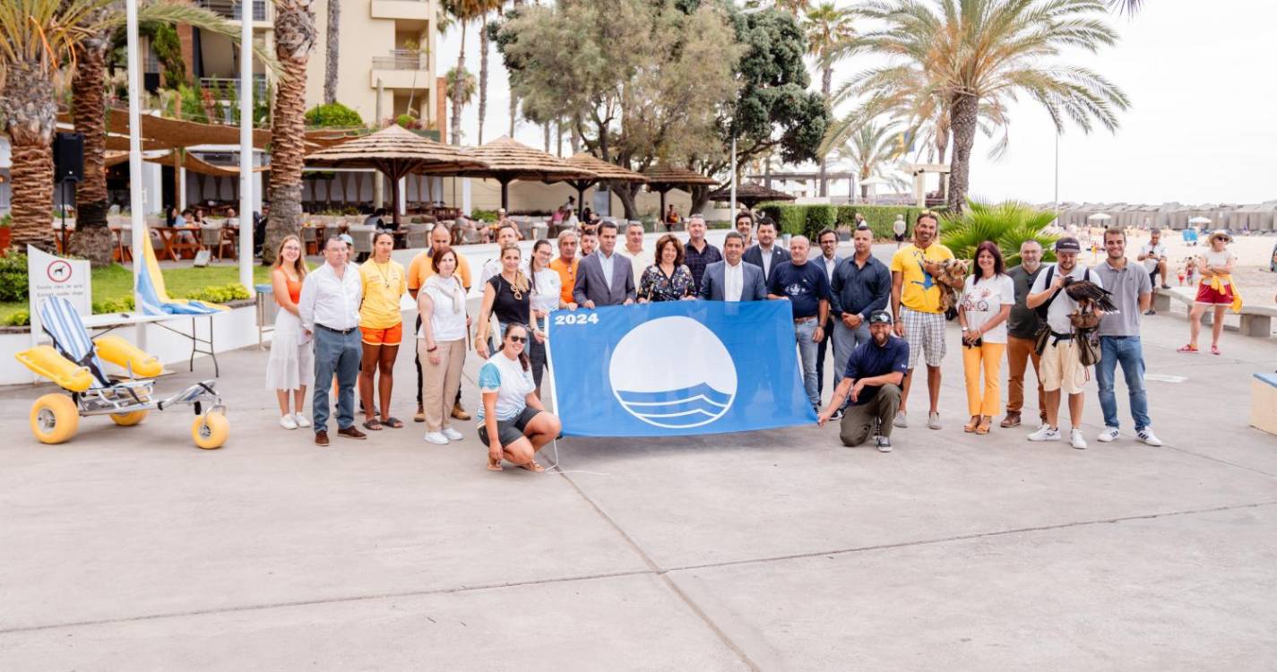 Calheta ostenta Bandeira Azul e Bandeira Qualidade de Ouro