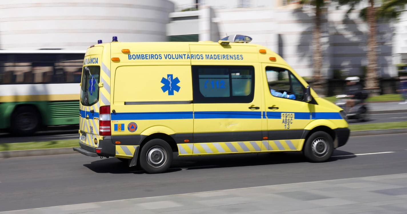 Turista de 81 anos ferida após queda na Zona Velha